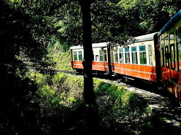 toy-train-in-shimla