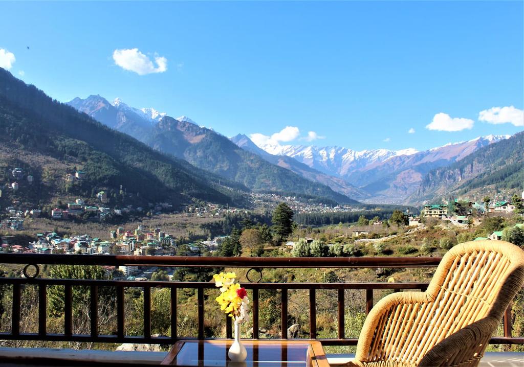 manali-view-from-hotel