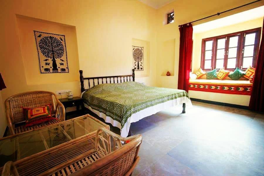 hotel-krishna-ranch-bedroom