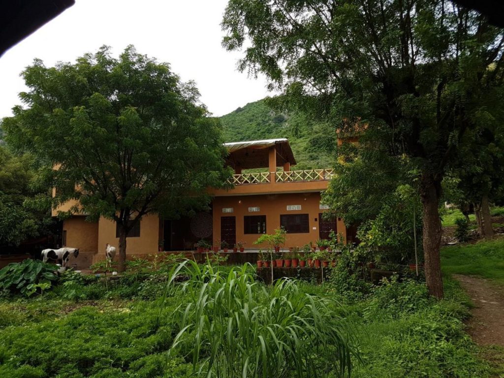 hotel-krishna-ranch-garden