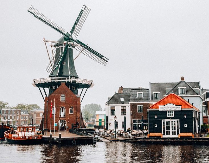 Family Getaway 5 Days 4 Nights Netherlands Holiday Package